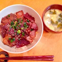 Snapdishの料理写真:前沢牛で贅沢焼肉丼♡|Miku Nishimuraさん