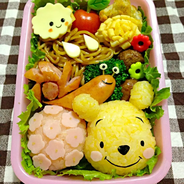 季節はずれの、あじさいとプーさん弁当|ミナさん