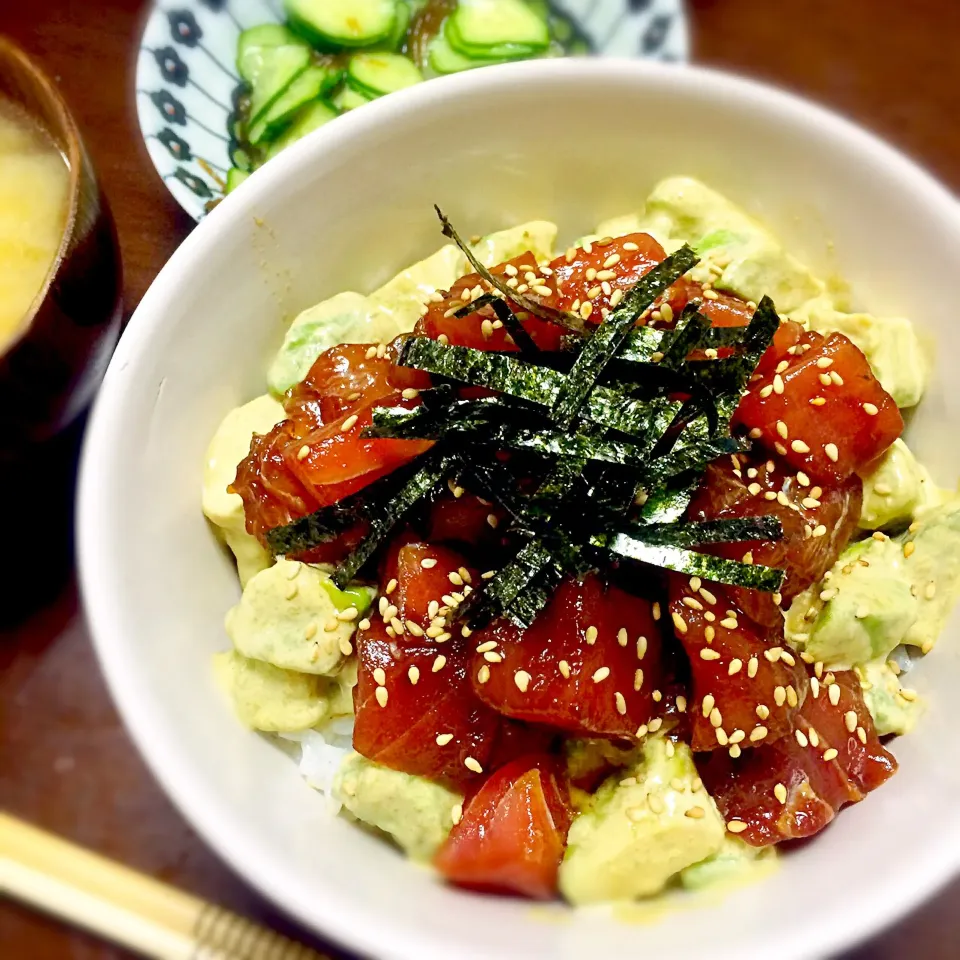 アボガドまぐろ丼☆彡|tomotie=͟͟͞͞•̫͡•ʔさん