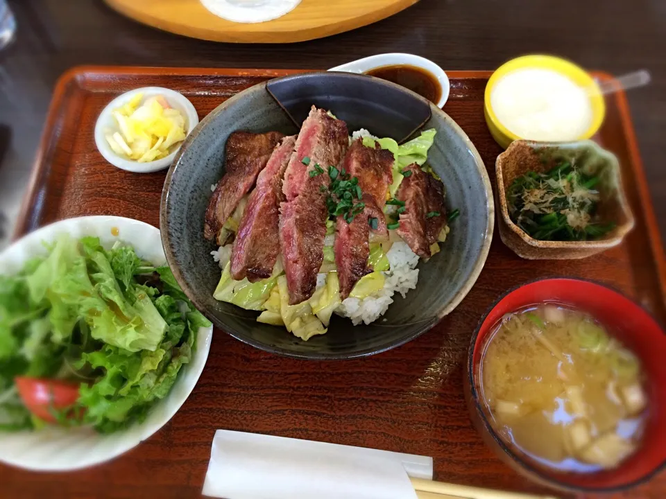 那須和牛 ステーキ丼|ぐーぐーCobeさん