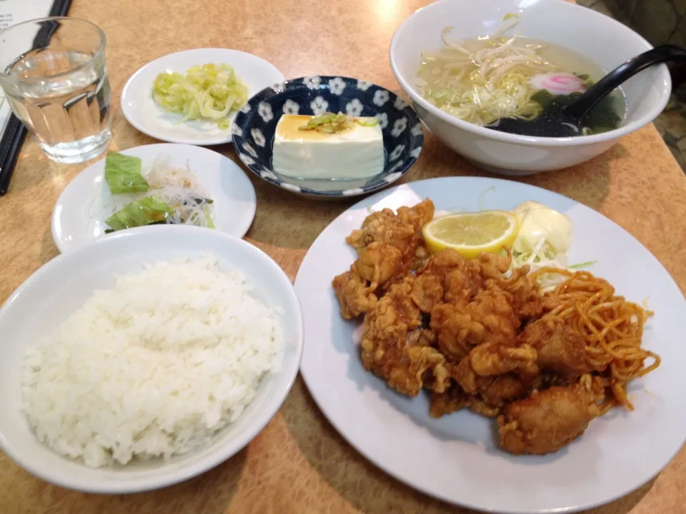 唐揚げ定食と半ラーメン|おっちさん