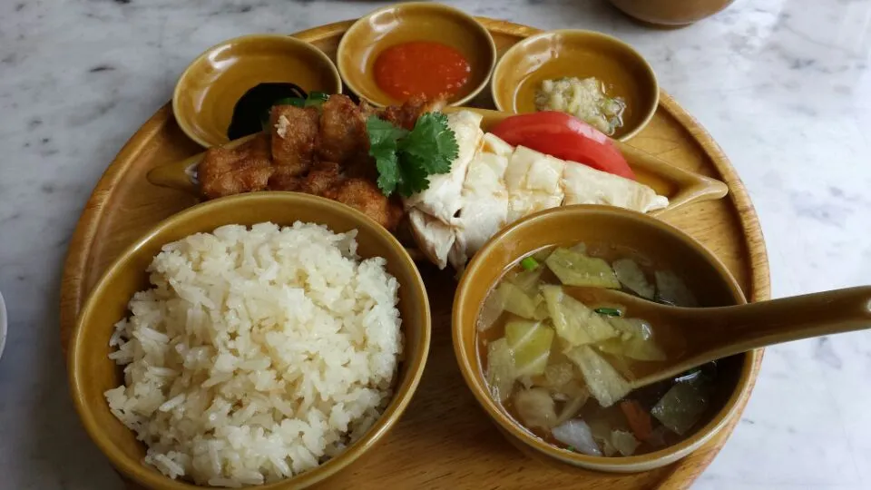 Snapdishの料理写真:SG chicken rice|Sueさん