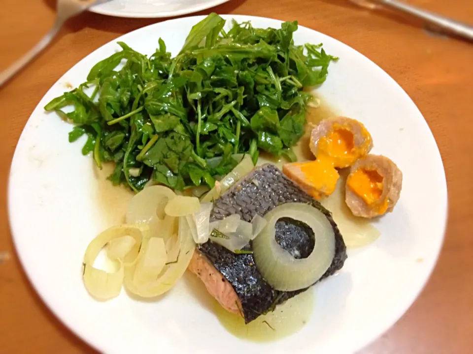 Poached salmon and cheese chicken balls served with balsamic rocket salad|ginaさん