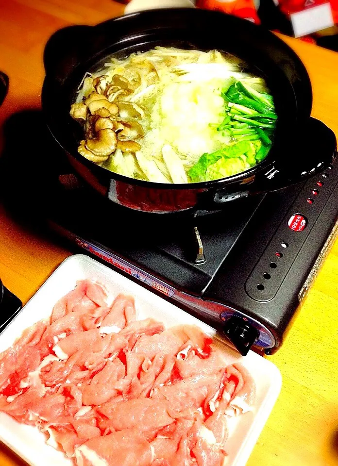 Snapdishの料理写真:豚肉のみぞれ鍋|nokorinさん