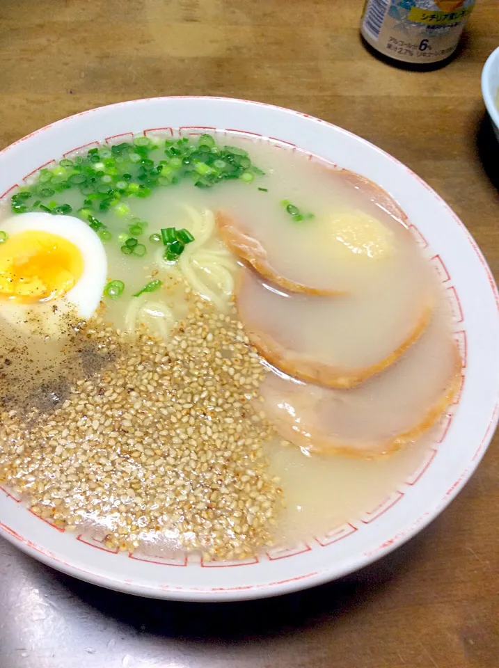 Snapdishの料理写真:手作りのとんこつラーメン♫|Norio Fukudaさん