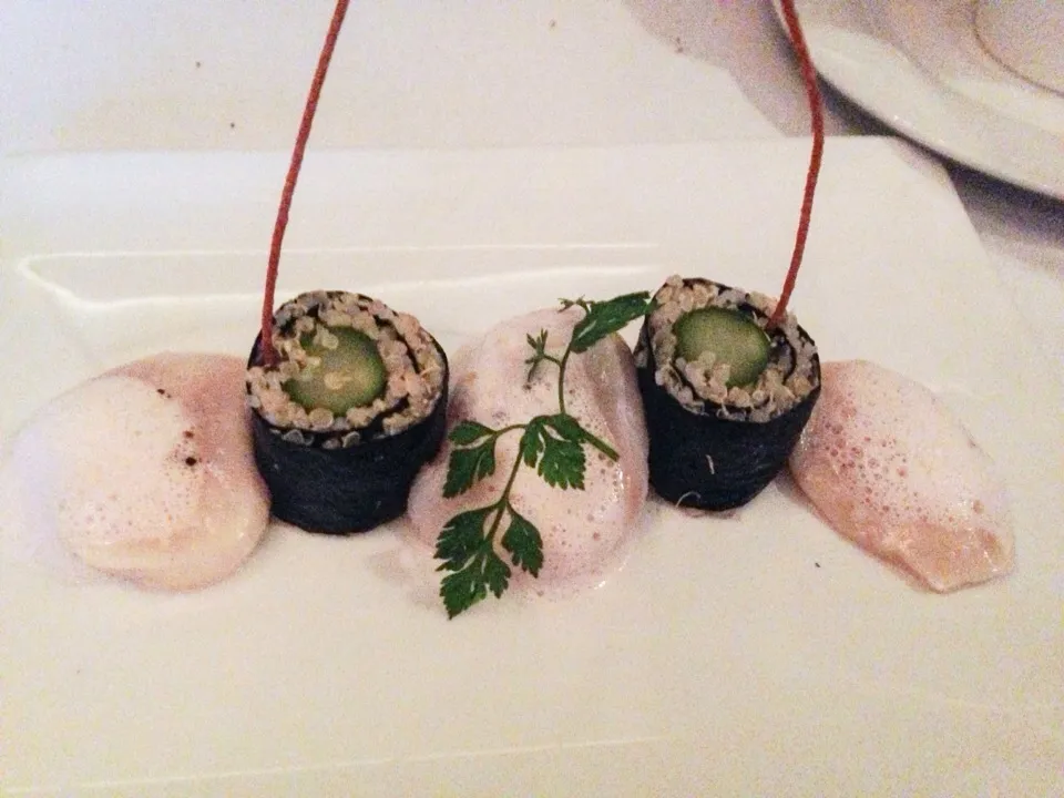 Snapdishの料理写真:Hokkaido scallops with quinoa asparagus sushi,scallop roe emulsion|sgさん