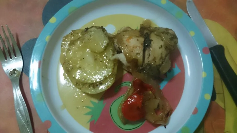 pollo con verduras y papas|Joana Gonzalez Pereraさん