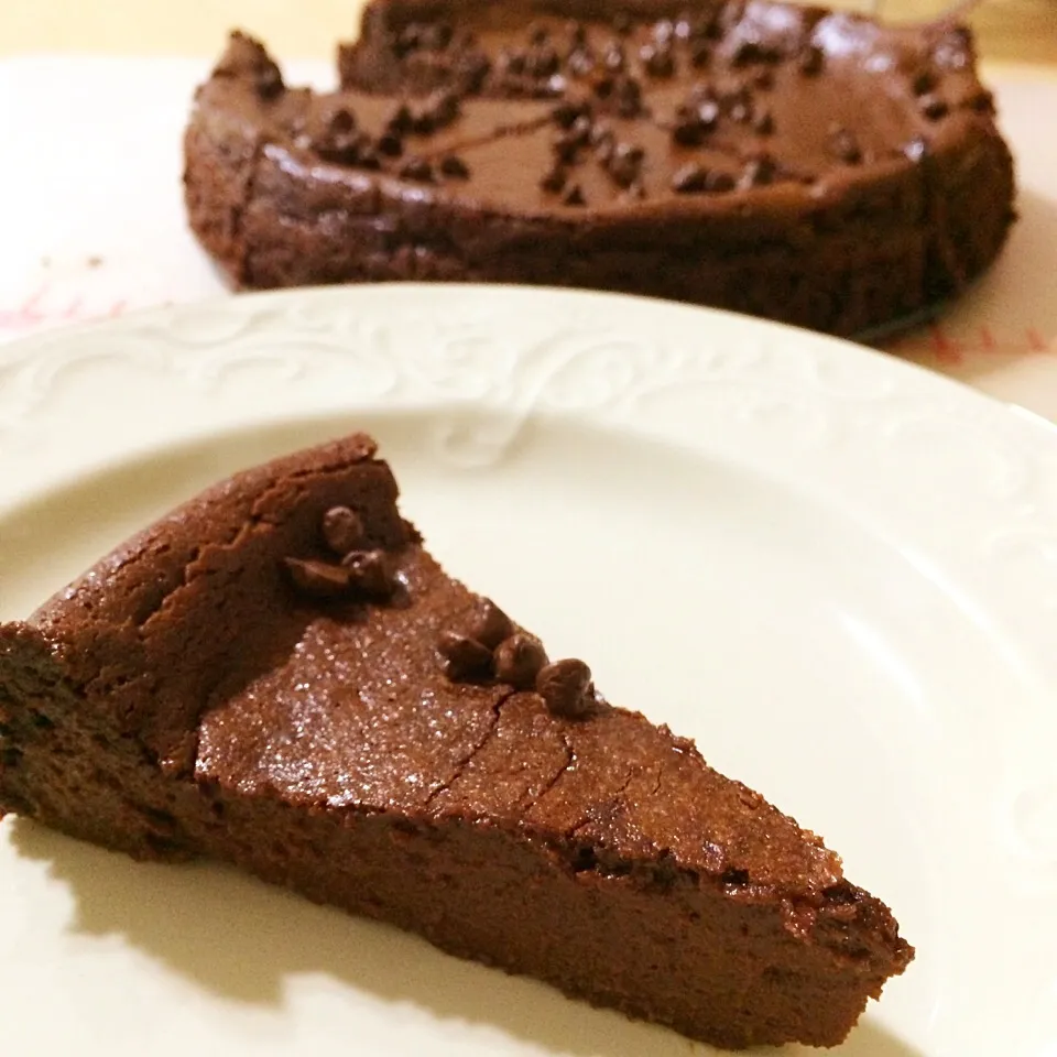 Snapdishの料理写真:Chocolate mousse cake|instagram: wensbakeさん