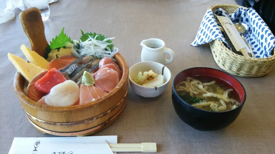 東雲ネプチューンさんの『ネプチューン丼』|meguromenさん