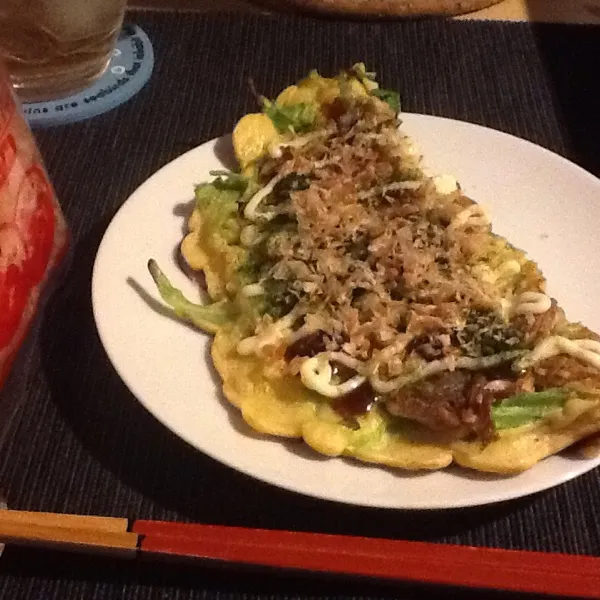 Okonomiyaki (Japanese pizza), Yakisoba (fried noodle)
寒い日はホットプレート料理が良いね|tomomy_saitoさん