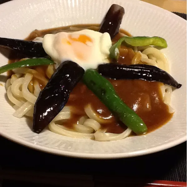 Softbankつなガレーon冷凍讃岐うどん w/茄子、ピーマン、温泉卵|tomomy_saitoさん