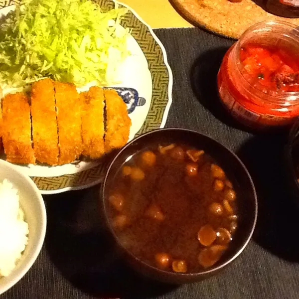 Snapdishの料理写真:味噌カツ、南瓜の煮物、カクテキby服部栄養専門学校学生、なめこと豆腐の赤出汁、白飯|tomomy_saitoさん