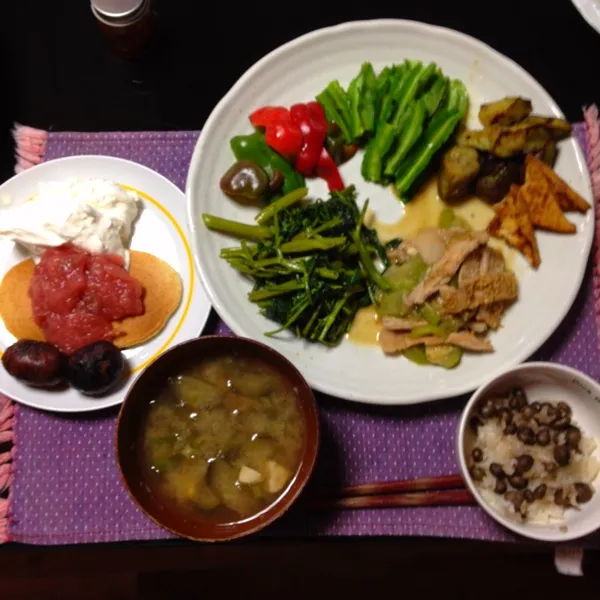 庭のナスとピーマンとシカクマメとヘチマと空芯菜、そしてムカゴご飯。紅玉リンゴジャムと栗の渋皮煮のパンケーキつき。|hatuki_sさん