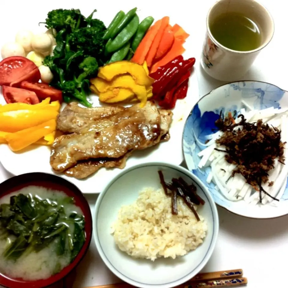 今朝は生姜焼きと桜島大根のおかかひじきサラダ。桜島大根が美味しいよ。|hatuki_sさん