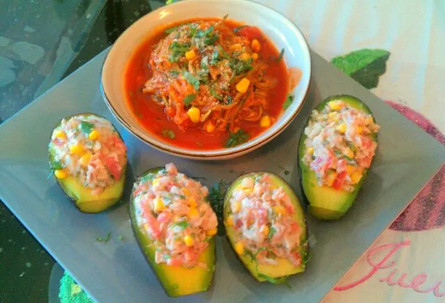 avocado refill with tuna! with side of spaghetti of zuccini! # Healthy.|Alicia Herrera Laraさん