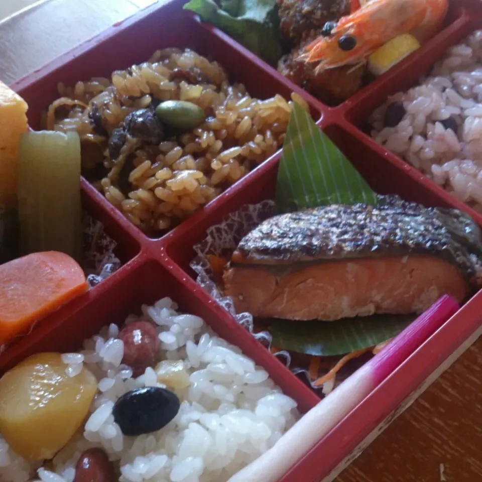 Snapdishの料理写真:分科会に出席した際に出されたお弁当。
豪華すぎやろ！ｗｗ|Azusaさん