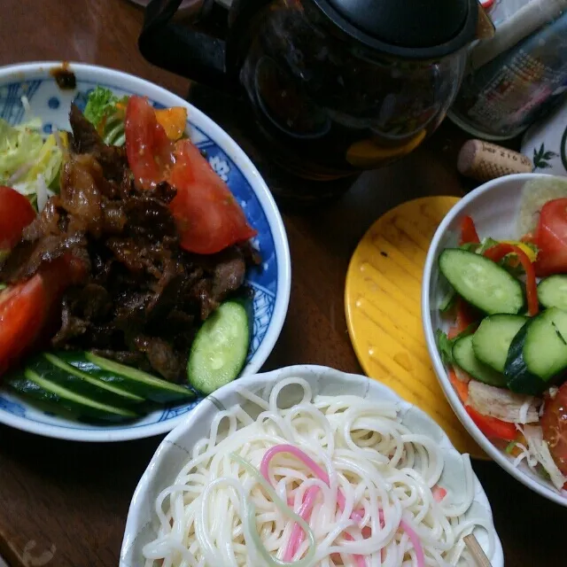 今日は外で目眩を起こしてぶっ倒れてしまった…(´･_･`)
食欲なかったんだけど、作ってもらったご飯をちびちび食べて安静にしてます。
みなさんもお気をつけて(´･_･`)肉が重い…(｡-_-｡)|Azusaさん