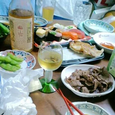 今日は朝まで飲み倒し！！
もーほんま二人して夕方から食べ過ぎ＆飲み過ぎ笑いすぎやん！笑
会えたの久々やもん、いいかーってノリ。大事。|Azusaさん