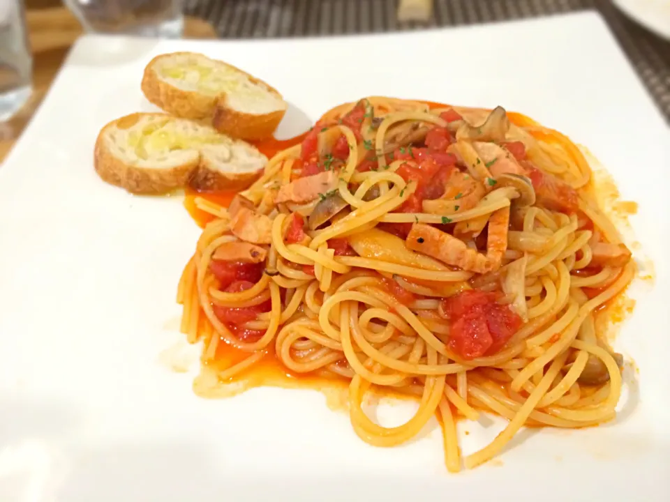 トマトとベーコンのパスタ|なるさんさん