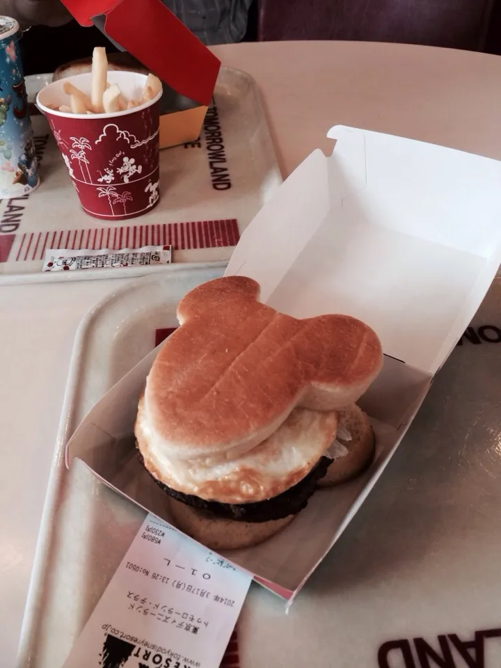 ハンバーガーinディズニー|えりかさん