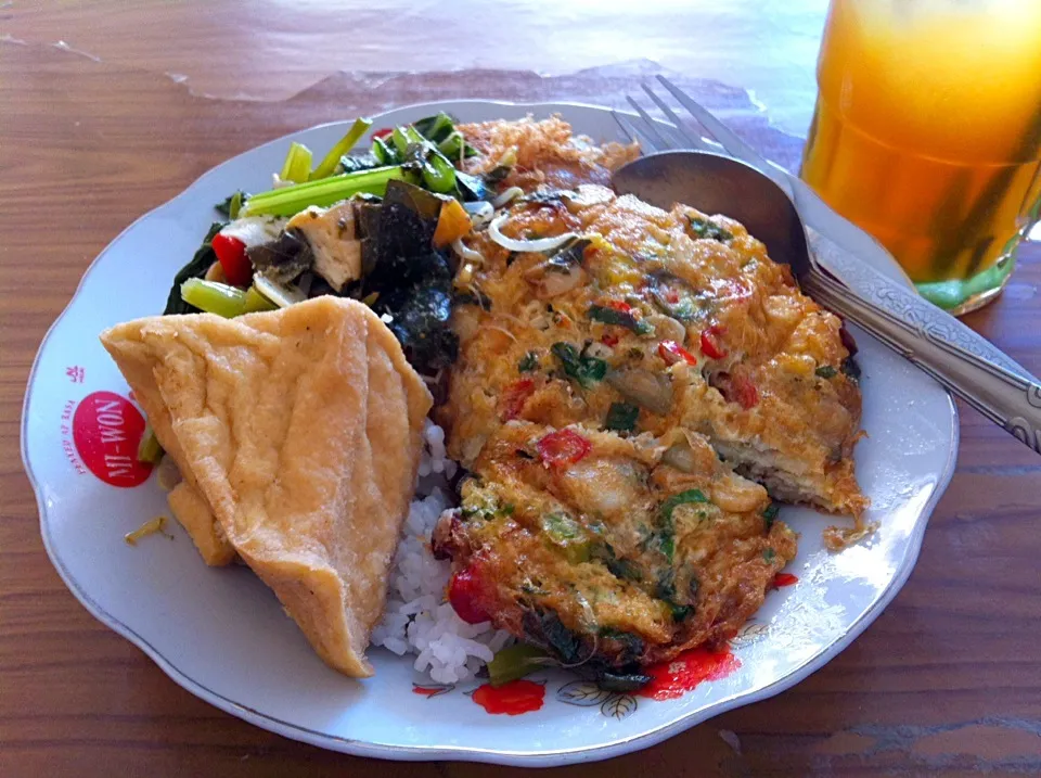 Snapdishの料理写真:今日のお昼ご飯ですね〜ナシパダンです❗️|sugimotokazuhitoさん