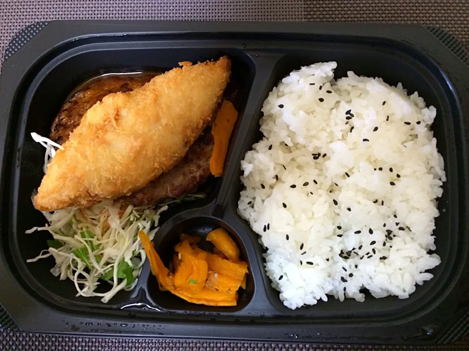 ガスト ハンバーグ&白身魚弁当|ばーさんさん