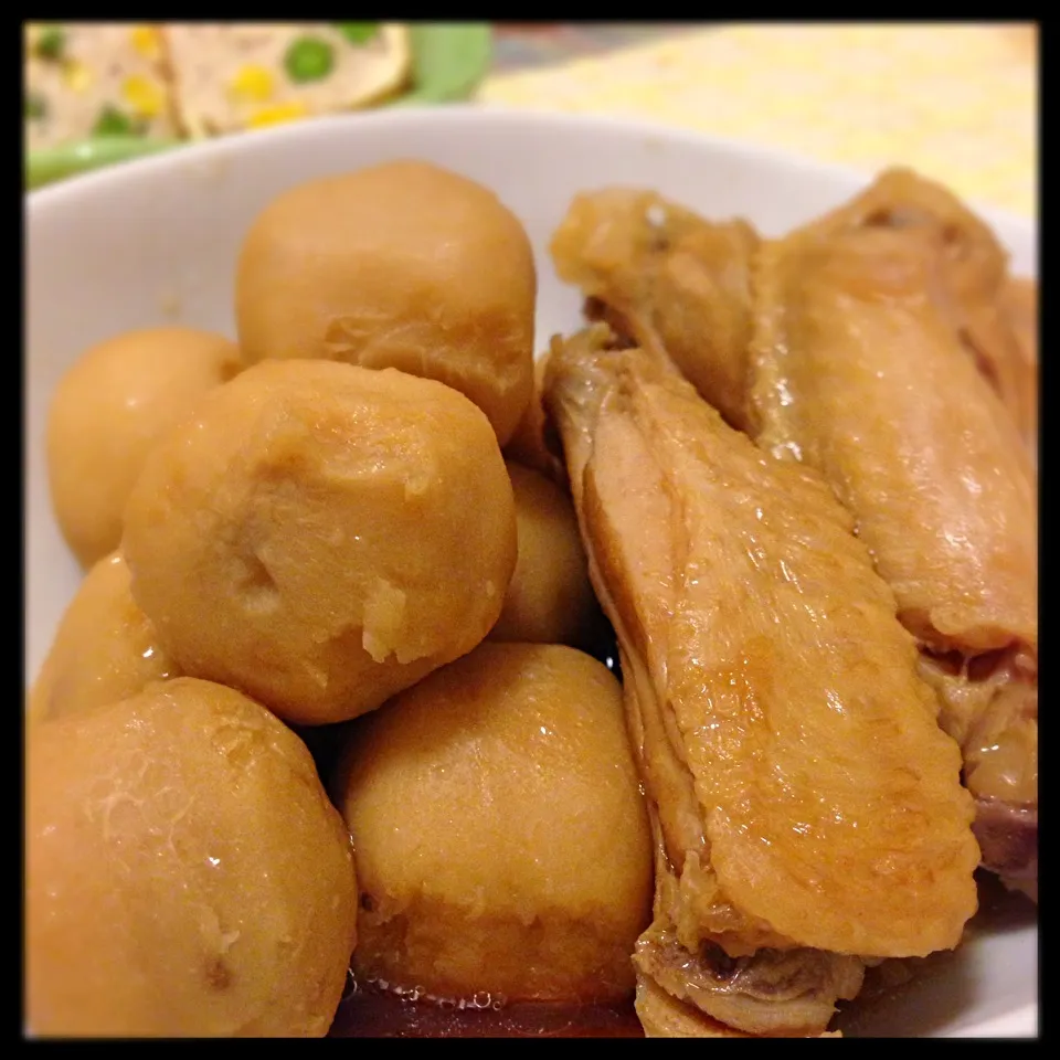 鳥手羽と里芋の煮物|ちぇさん