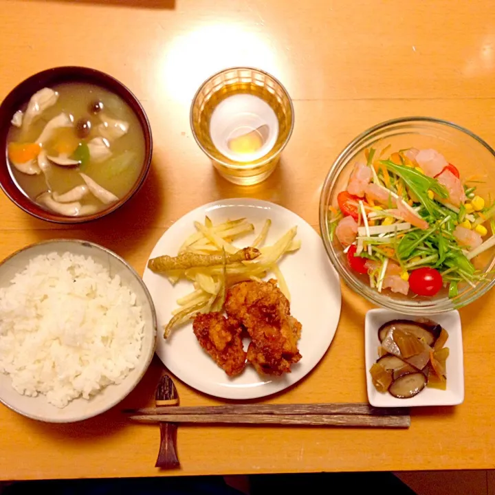 鶏の塩麹唐揚げと北海道ポテトフライ、海老とコーン、水菜のサラダ|中西 ツヨシさん