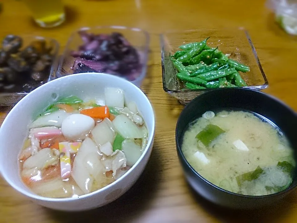 中華丼、いんげんのごま和え、味噌汁|五十嵐公一さん