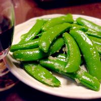 スナップエンドウの大蒜胡麻油和え