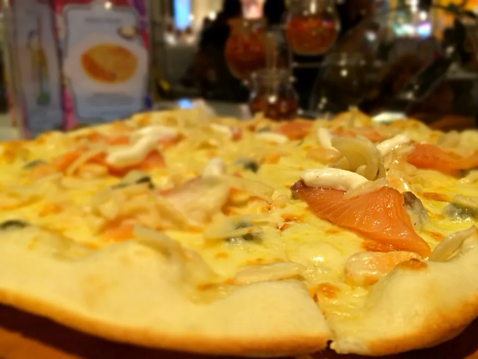 Snapdishの料理写真:Down to the river pizza|ulrike nadiaさん