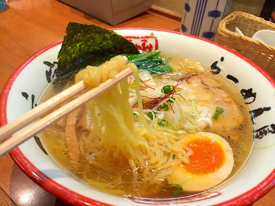 Snapdishの料理写真:函館一文字・本店の塩ラーメン|juneshunさん