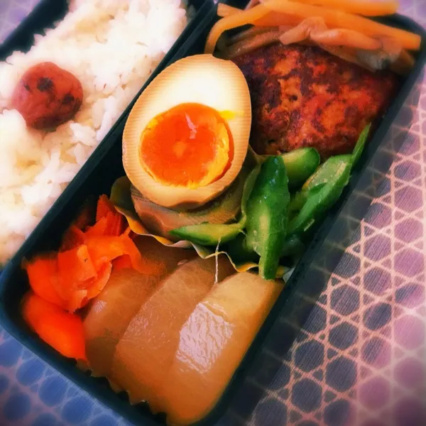 Snapdishの料理写真:ハンバーグ弁当♪ 風呂吹き大根は久々デス|しびる1126さん