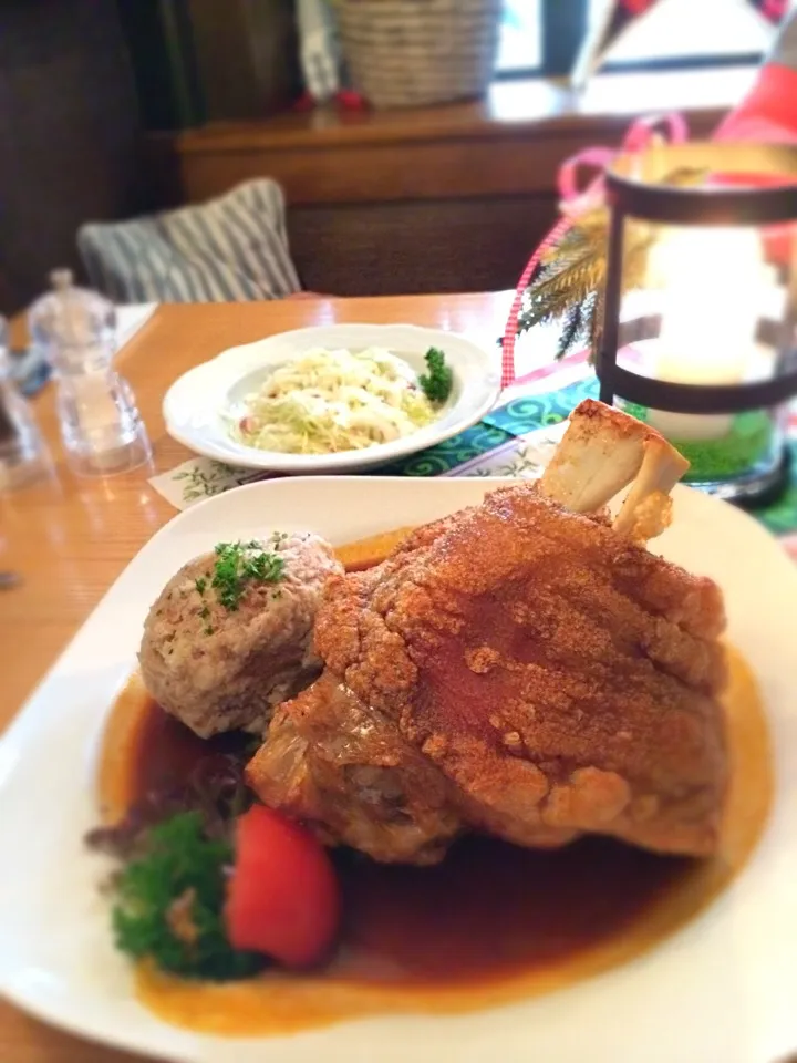 Snapdishの料理写真:Giant pork leg|SaoriKさん