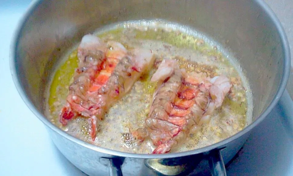 Lobster tails in garlic buerre noisette|krystinejさん