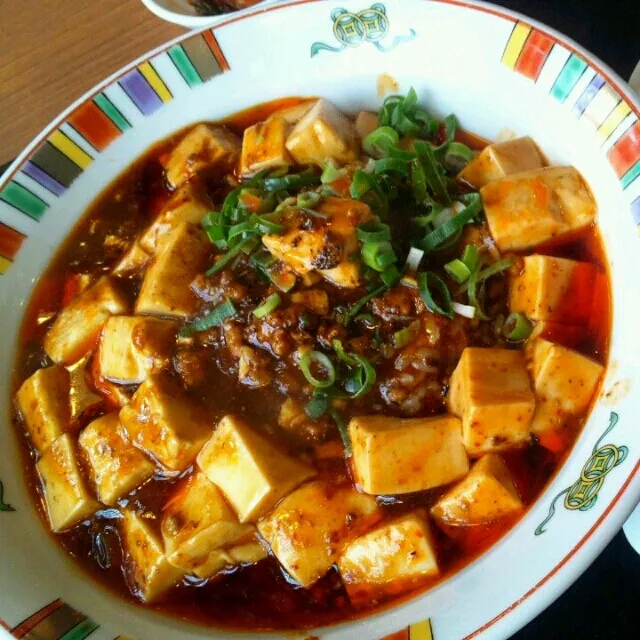 ひっさびさの天府は麻婆丼！！
いつものお姉ちゃんがいないので無料でできる限界の辛さ2辛で！！
いつも辛さUPはサービスしてもらってるのら(//∇//)|ぃちさん