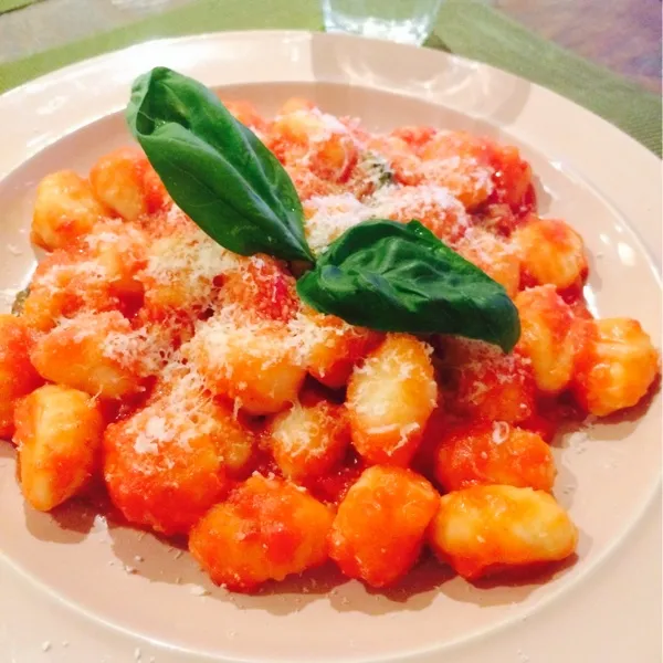 Gnocchi☆
ニョッキ大好き〜(((o(*ﾟ▽ﾟ*)o)))
トマトとバジル〜モッツァレラがあったらもっとサイコーだったなぁ♪( ´θ｀)ノ|shimacoさん