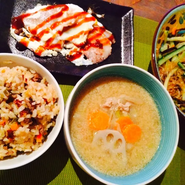 とんぺいさん、豆乳味噌スープ、春雨サラダ、高菜そぼろ炊き込みご飯☆|shimacoさん