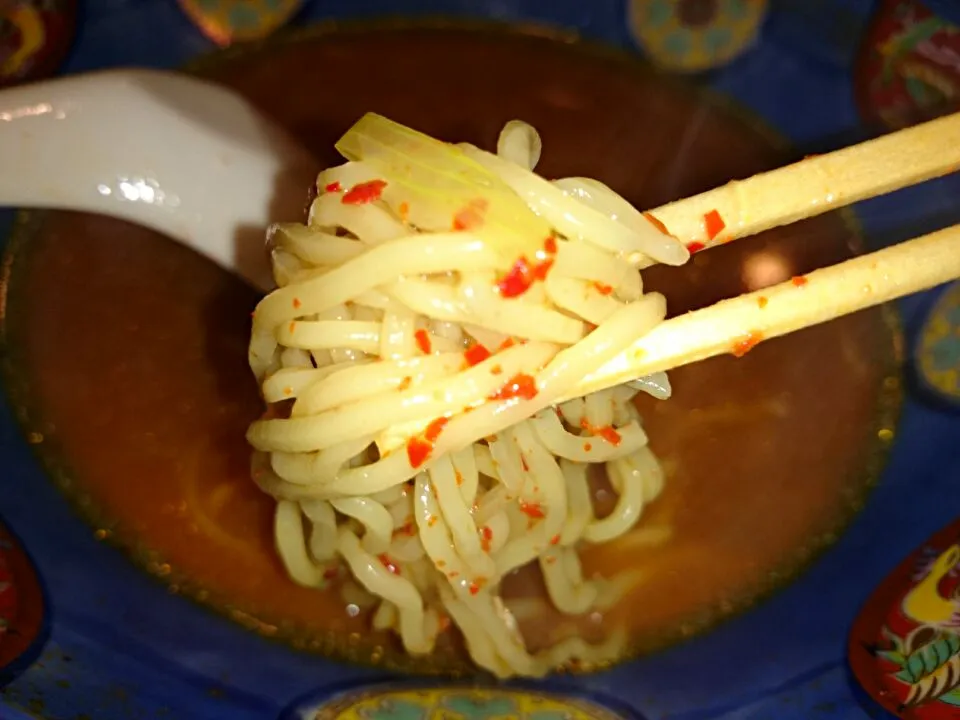 地獄ラーメンの麺～ヤバいあと2口のとこで思い出した|やかんちゃんさん