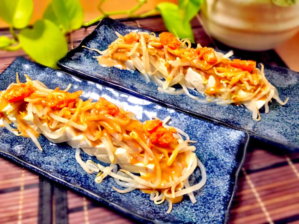 Tofu and bean sprout salad with peanut-soy sauce dressing|Kirk Awiamさん