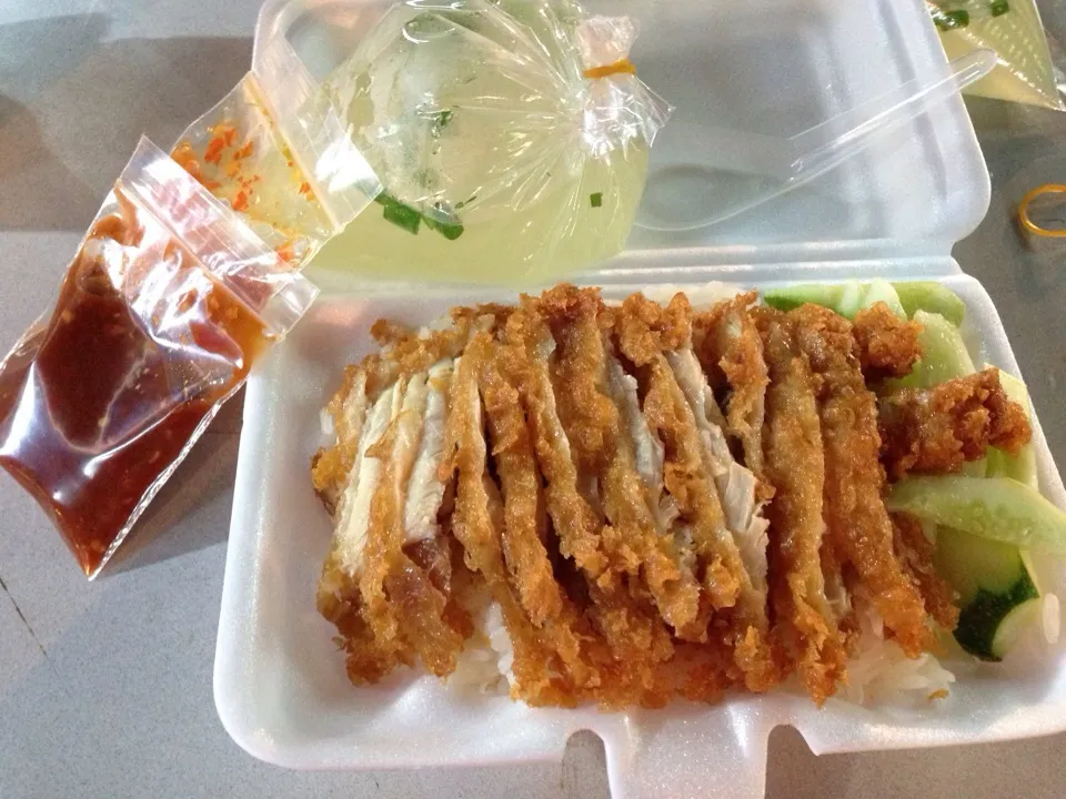 Snapdishの料理写真:Hainam rice with fried chicke perfecto|Carol Limさん