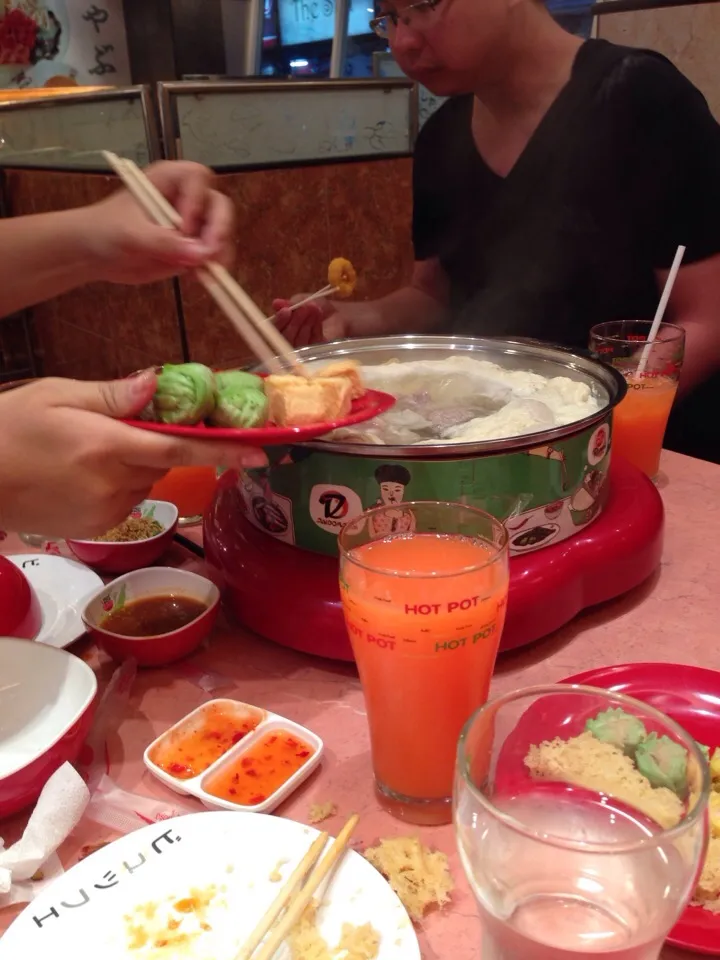 Sang oh at hot pot all you can eat|Carol Limさん