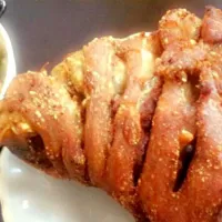 Snapdishの料理写真:Crispy Pata.
Crispy Pork Leg|marcus guilbert ramosさん