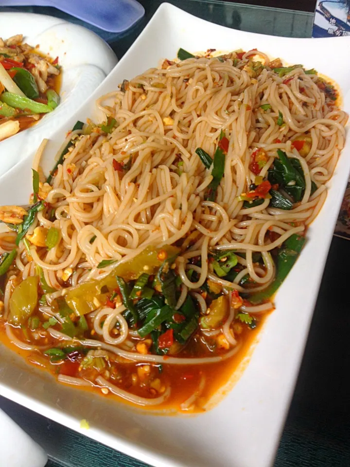 Hani tribe, yunnan  Spicy Mixed Rice Stick Noodle|Queenさん