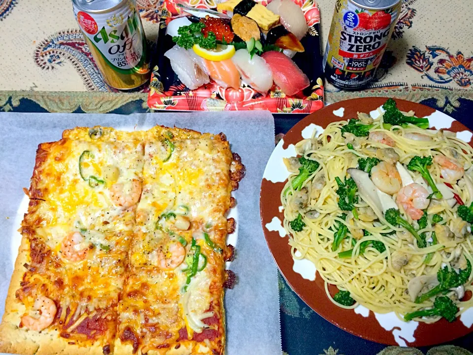 Pizza & seafood pasta w/ broccoli|Elisa Tamayoさん