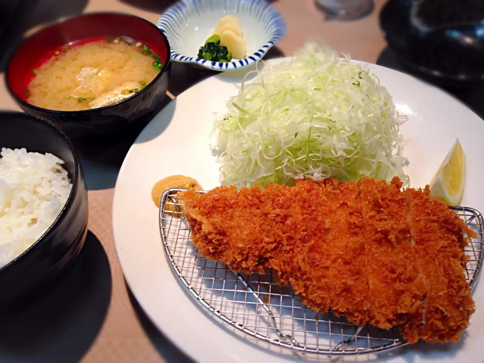 ロースカツ定食(Sサイズ)🐷|こいちさん