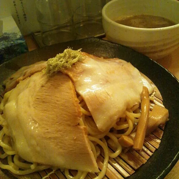 とろ肉つけめん。箸で持ったらちぎれるくらい豚肉やわらかかった…|naaaさん