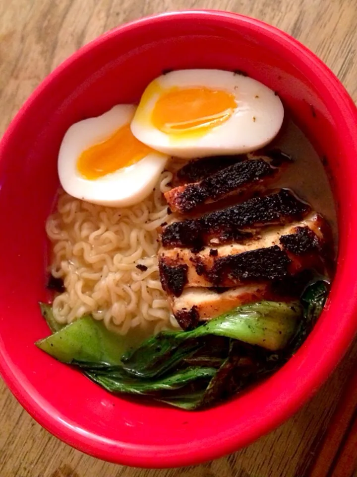 Instant ramen with bokchoy, blackened chicken and medium boiled egg and a dash or sriracha|Corrina Angelさん