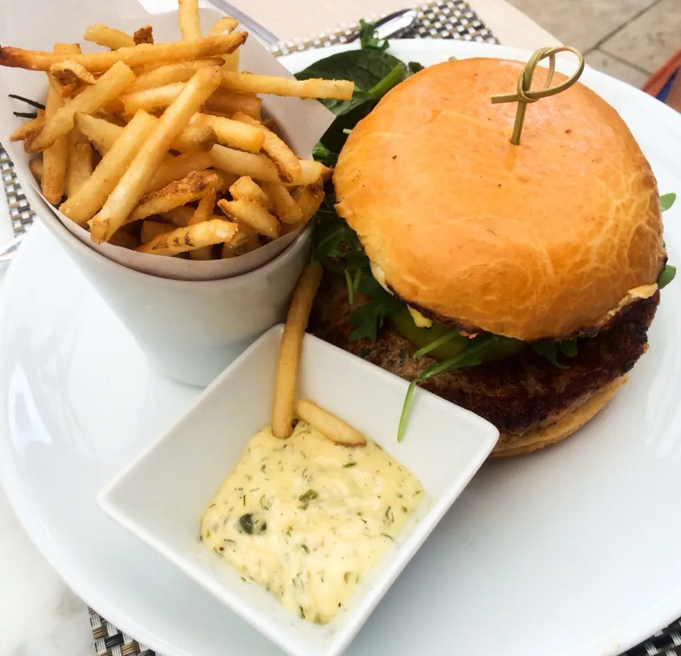 Salmon Burger with Fries from Fig and Olive|sooprcoolchicaさん