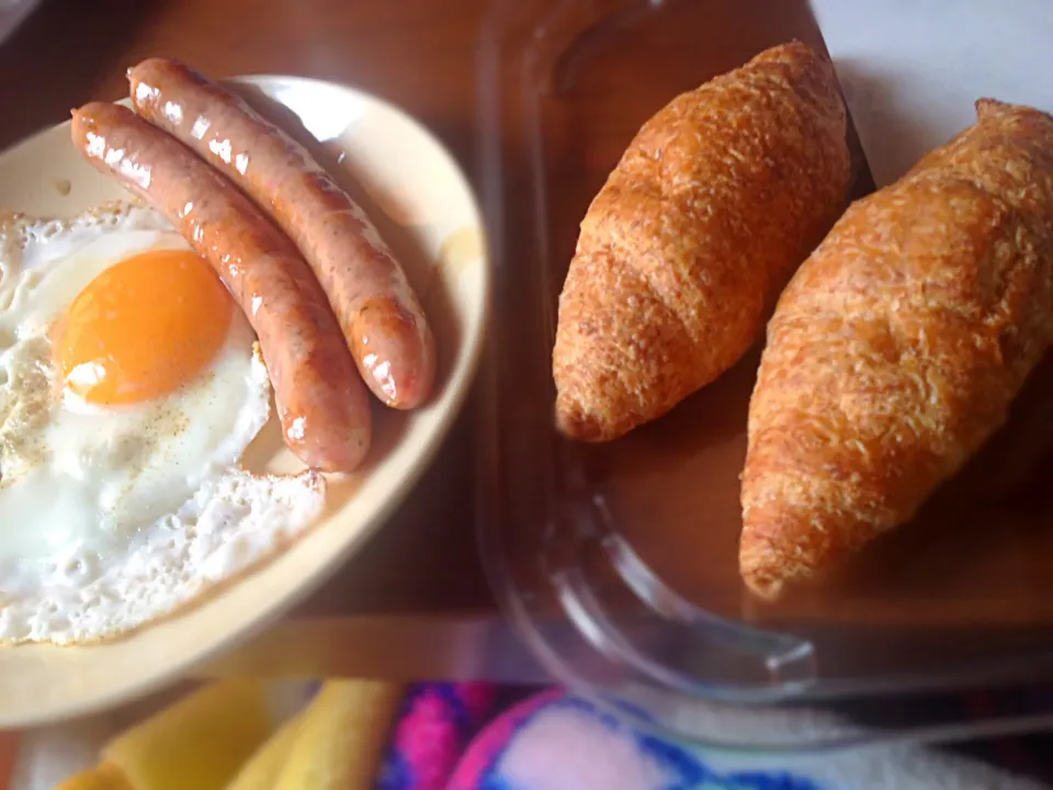 目玉焼き、ウインナー|下村さん